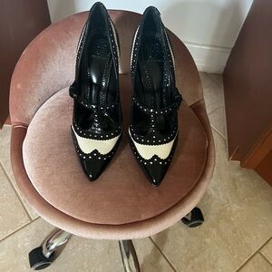 Tory Burch Black and Cream Heels